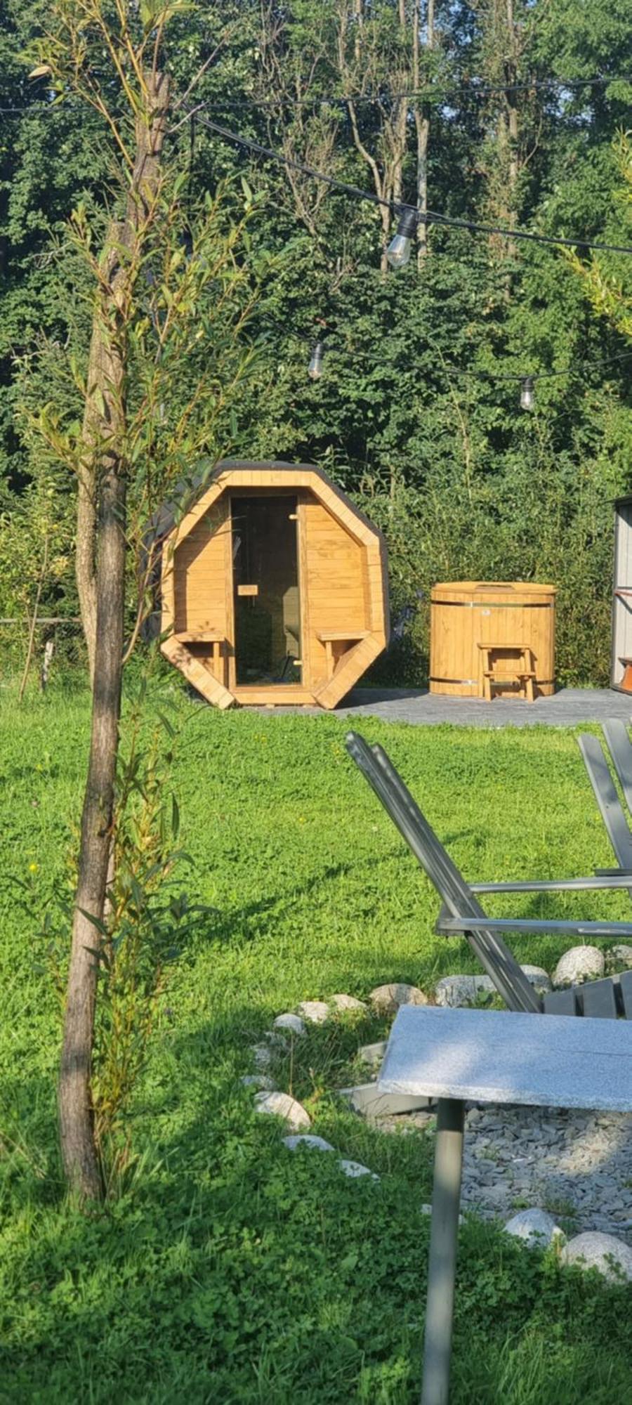 Gabi Z Balia W Ogrodzie Feriehus